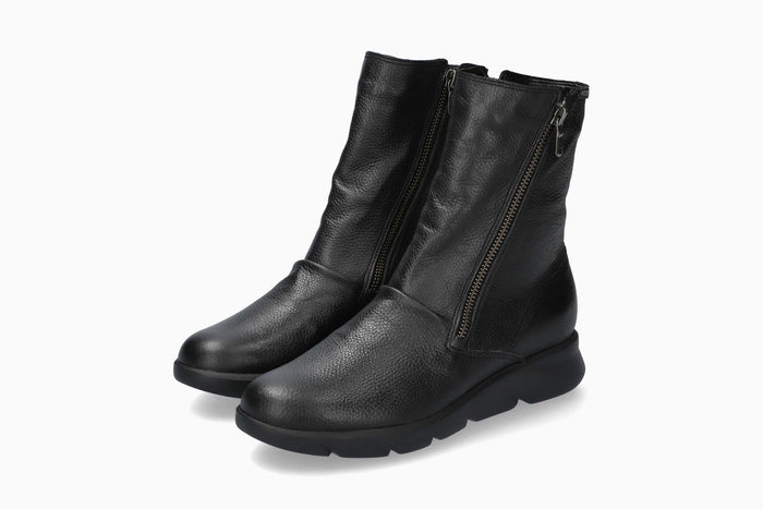 Carlina - Black | M5XU