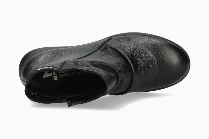 Celiane - Black | M5XU