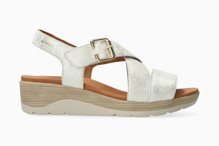Claudine - White | M7UN