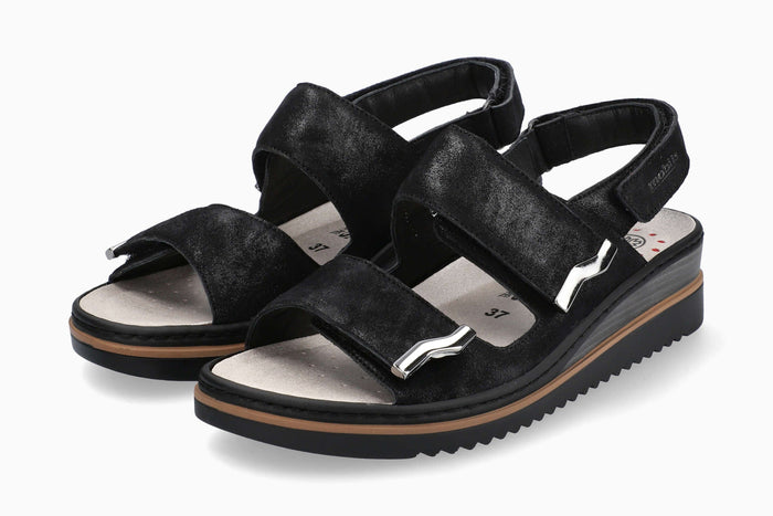 Darcie - Black | M3VD