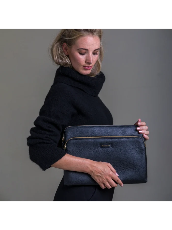 dbramante1928 Paris Plus Sleeve for MacBook Air 13" / MacBook Pro 13" - Night Black #color_night-black
